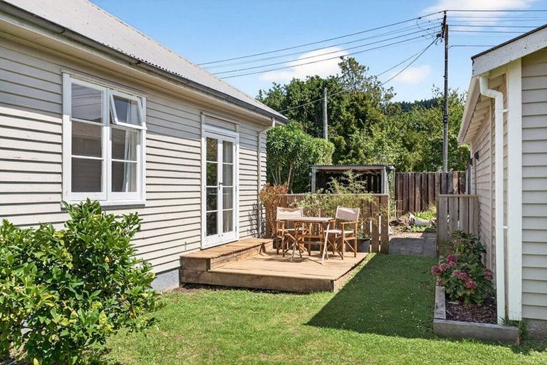 Photo of property in 14 Kenward Crescent, Featherston, 5710