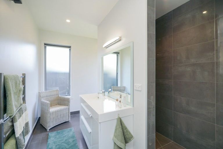 Photo of property in 25 Northside Drive, Waikiwi, Invercargill, 9810