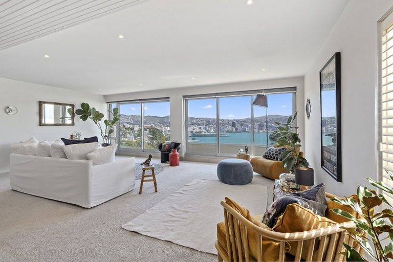 Photo of property in Beauport Apartments, 2/30 The Crescent, Roseneath, Wellington, 6011