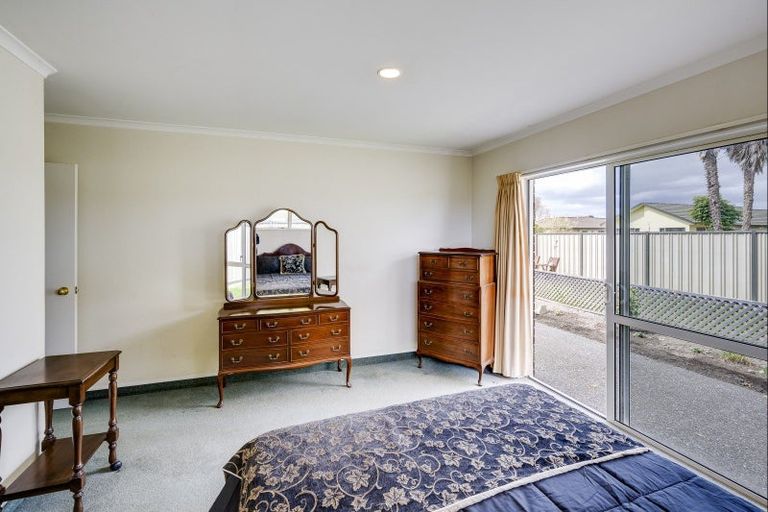 Photo of property in 19 Addington Place, Taradale, Napier, 4112