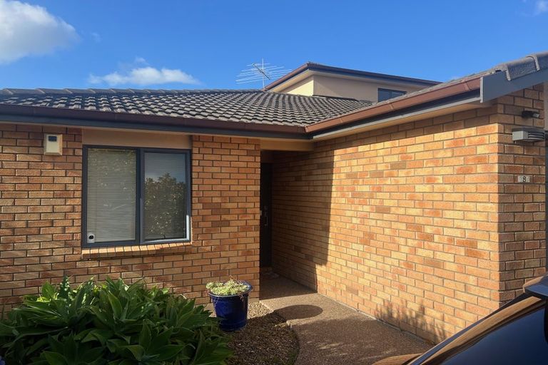 Photo of property in 18 Ballymore Drive, Pinehill, Auckland, 0632