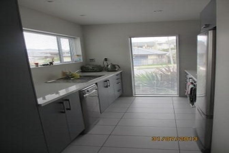Photo of property in 32 Erlestoke Crescent, Churton Park, Wellington, 6037