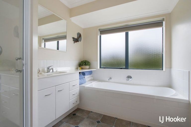 Photo of property in 98 Koutunui Road, Athenree, Katikati, 3177