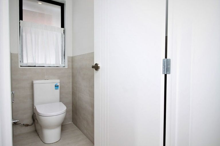 Photo of property in 37 Lynmore Drive, Hillpark, Auckland, 2102