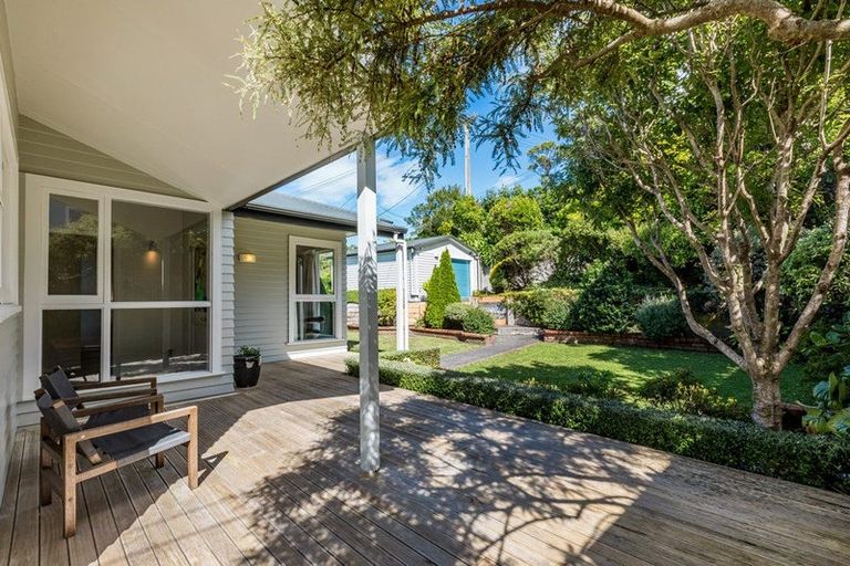Photo of property in 10 Havelock Street, Mornington, Wellington, 6021