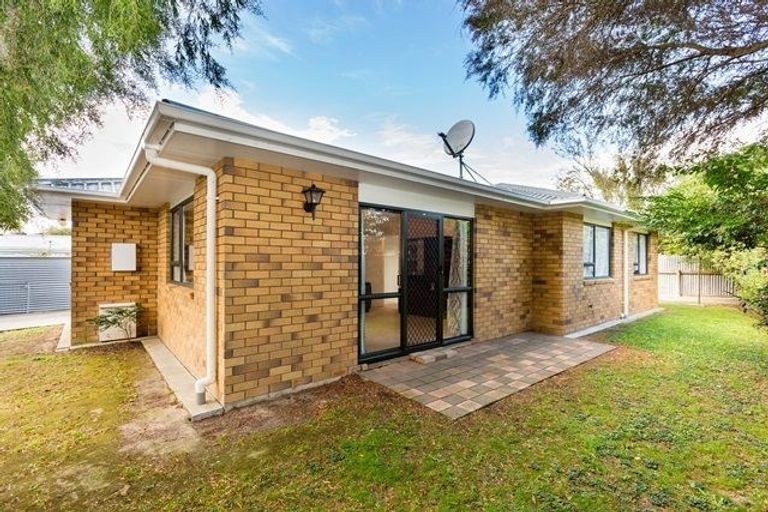 Photo of property in 12a Somerset Crescent, Highbury, Palmerston North, 4412