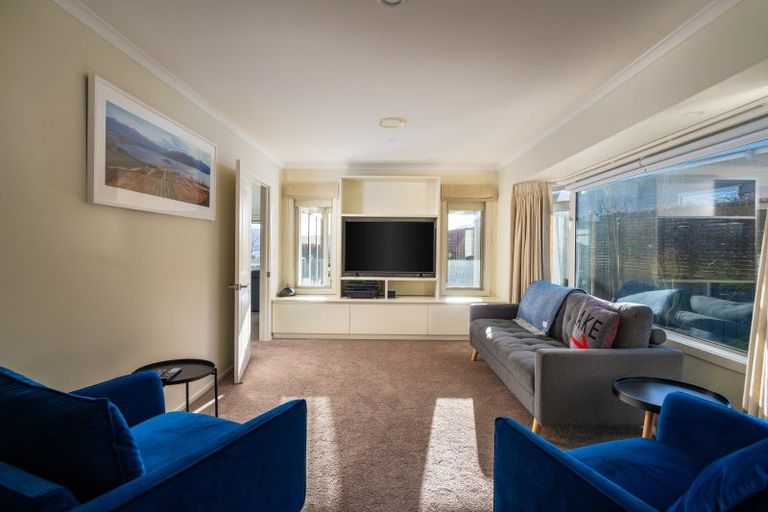 Photo of property in 5 Pukenamu Road, Rainbow Point, Taupo, 3330