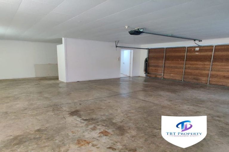 Photo of property in 21 Hakea Place, Totara Heights, Auckland, 2105