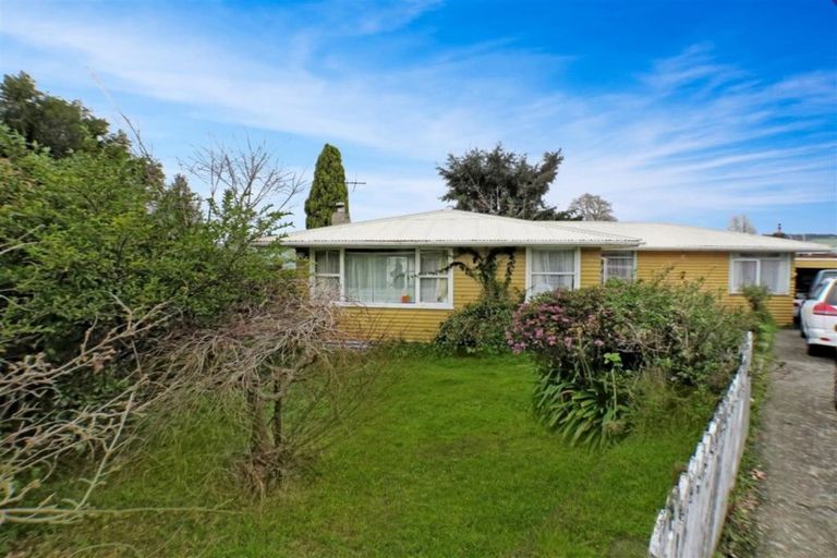 Photo of property in 40 Thomas Crescent, Western Heights, Rotorua, 3015