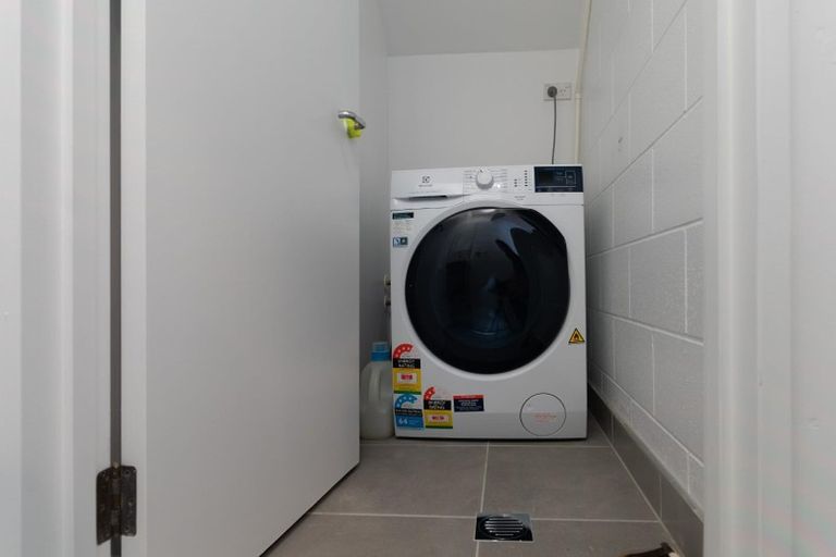 Photo of property in 2/268a Onewa Road, Birkenhead, Auckland, 0626