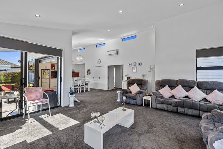 Photo of property in 79 Sandhurst Drive, Papamoa Beach, Papamoa, 3118