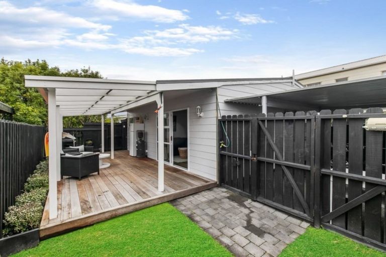 Photo of property in 2/69 Bay Street, Red Beach, 0932