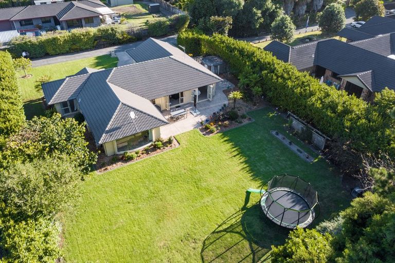 Photo of property in 6 Station Road, Huapai, Kumeu, 0810