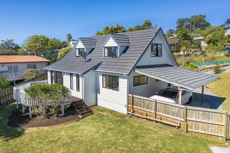 Photo of property in 14 Mallard Place, Unsworth Heights, Auckland, 0632