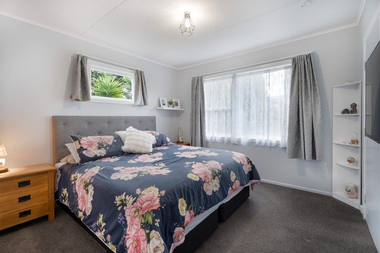 Photo of property in 17 Mountbatten Grove, Clouston Park, Upper Hutt, 5018