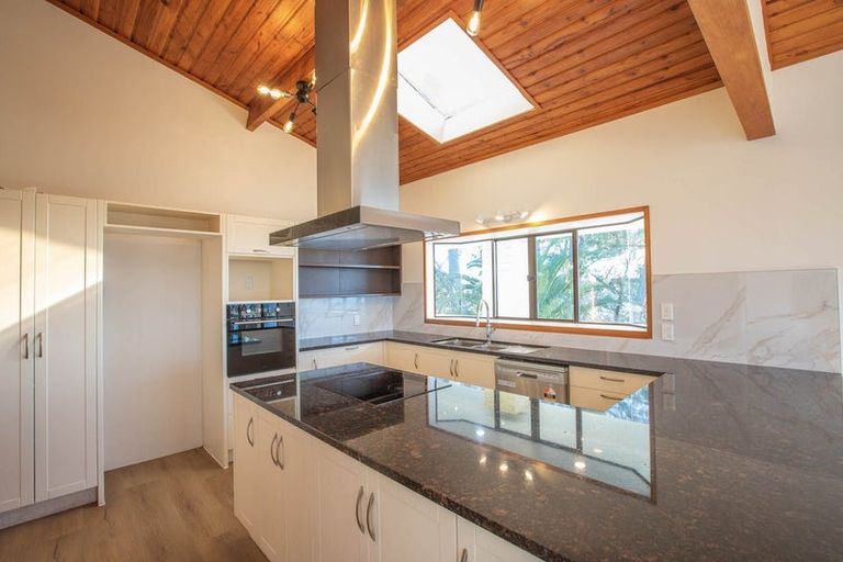 Photo of property in 4 Dalmeny Close, Murrays Bay, Auckland, 0630