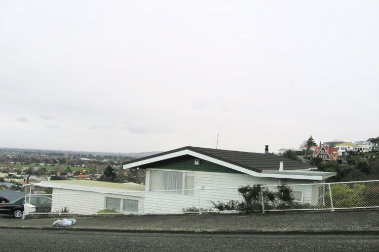 Photo of property in 3 Oliver Road, Hospital Hill, Napier, 4110