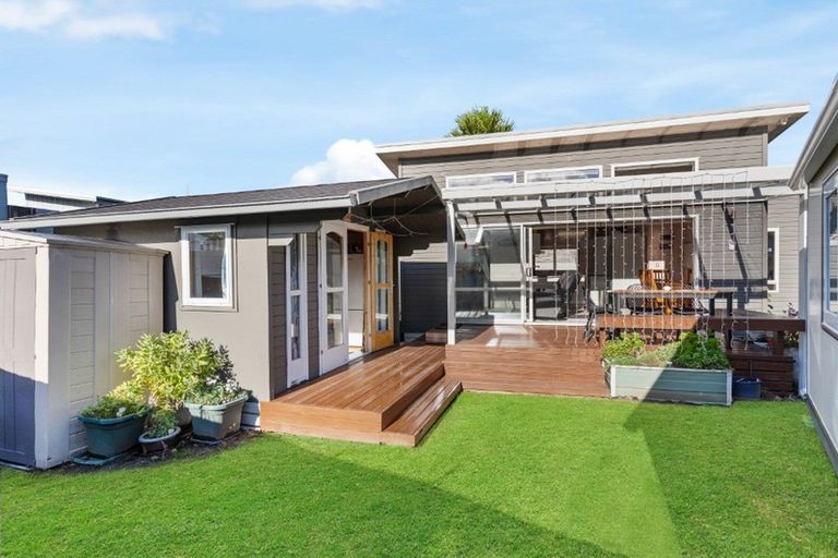 Photo of property in 5a Tuna Place, Whiritoa, Whangamata, 3691