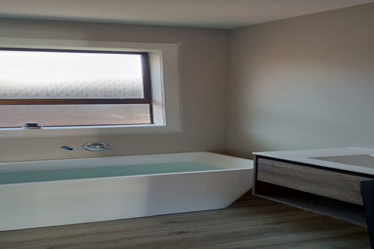 Photo of property in 75 Nottingham Street, Karori, Wellington, 6012