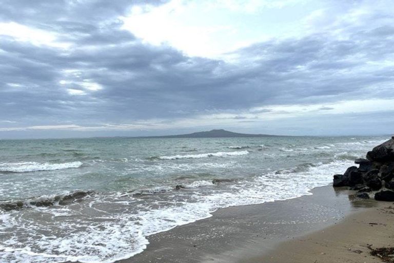 Photo of property in 59 Milford Road, Milford, Auckland, 0620