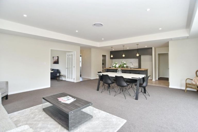 Photo of property in 8 Clarendon Place, Rangiora, 7400