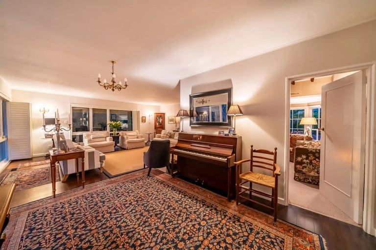 Photo of property in 9 Chatsworth Road, Silverstream, Upper Hutt, 5019