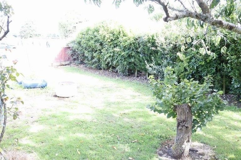 Photo of property in 42 Brassey Street, Waverley, 4510