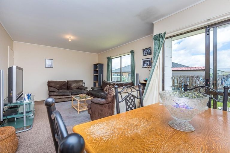 Photo of property in 1/25 Kennington Drive, Clendon Park, Auckland, 2103