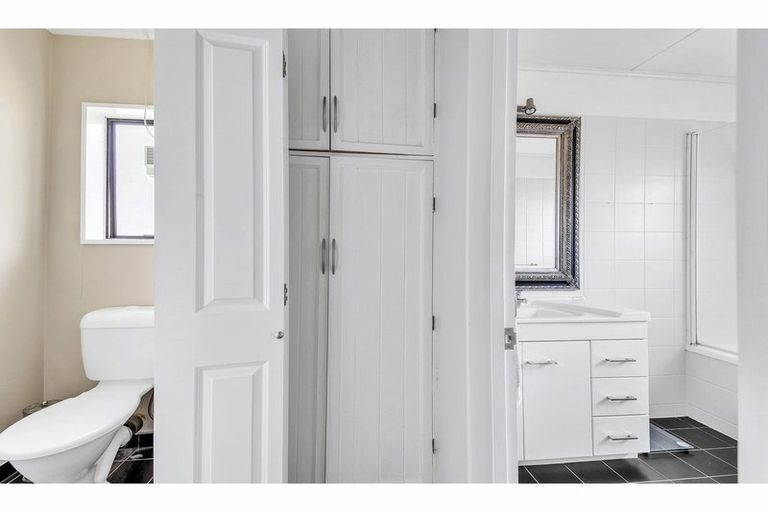 Photo of property in 12 Gibbs Drive, Woodend, 7610