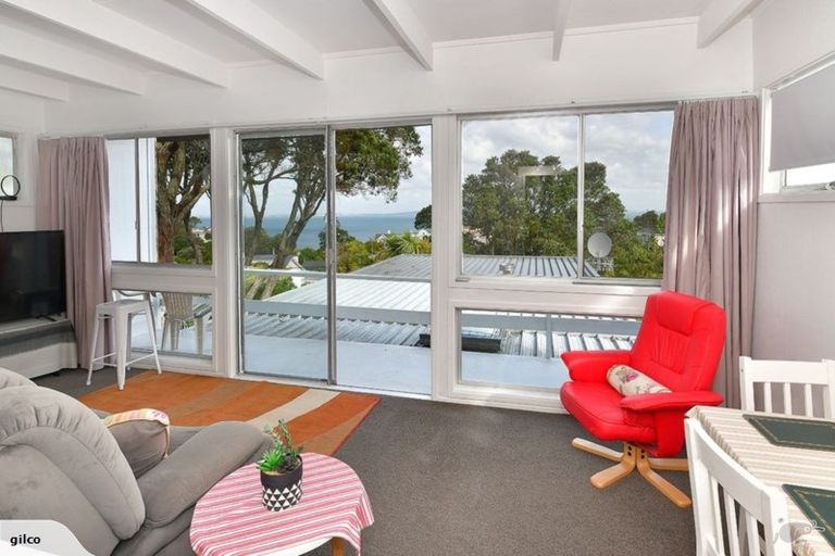 Photo of property in 2/8 Rewi Street, Torbay, Auckland, 0630