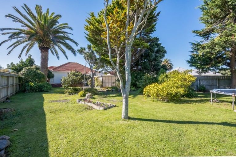 Photo of property in 26 Kapiti Crescent, Titahi Bay, Porirua, 5022