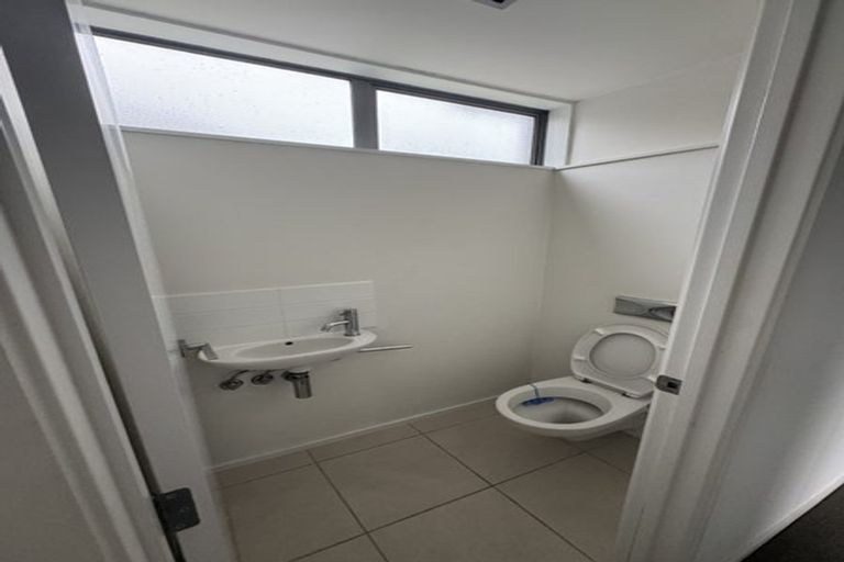 Photo of property in 77 Kittiwake Drive, Schnapper Rock, Auckland, 0632