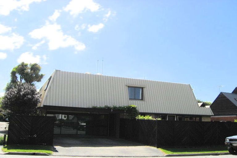 Photo of property in 20 Witbrock Crescent, Burnside, Christchurch, 8053