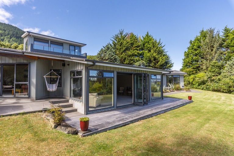 Photo of property in 37 Hadfield Road, Peka Peka, Waikanae, 5391