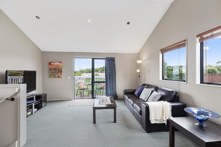 Photo of property in 12 Morere Street, Titahi Bay, Porirua, 5022