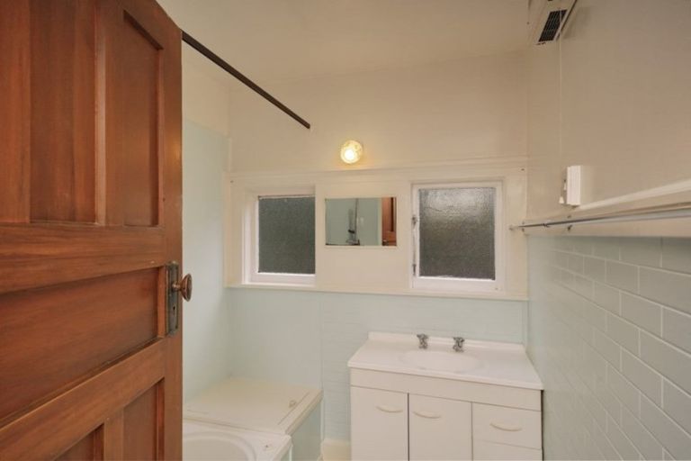 Photo of property in 2/49 Saint James Avenue, Papanui, Christchurch, 8053