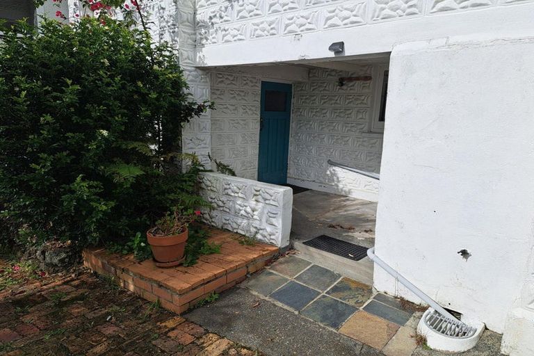 Photo of property in 203 Godley Road, Titirangi, Auckland, 0604