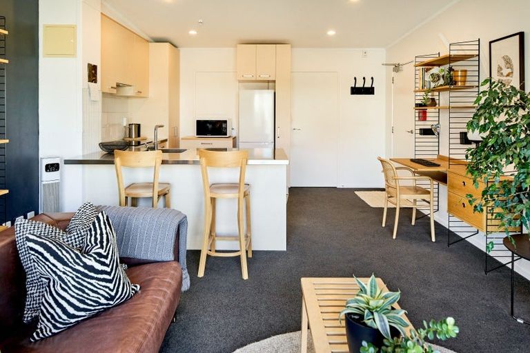 Photo of property in 10/3 Kelvin Grove, Te Aro, Wellington, 6011