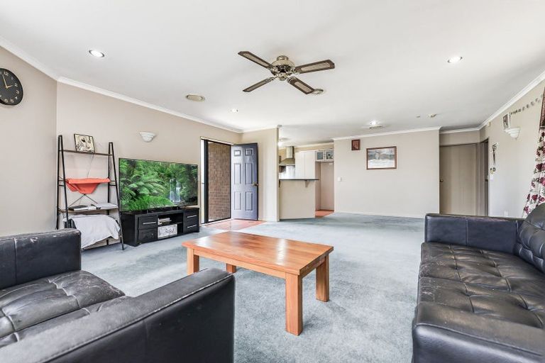 Photo of property in 14 Farnborough Drive, Nawton, Hamilton, 3200