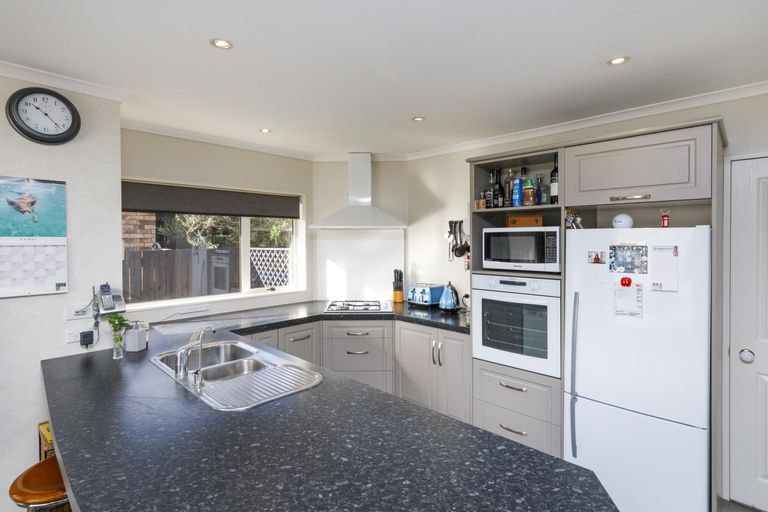 Photo of property in 44 Peter Hall Drive, Kelvin Grove, Palmerston North, 4414