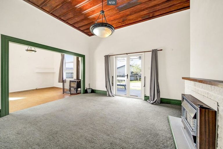 Photo of property in 176 Glover Road, Hawera, 4610