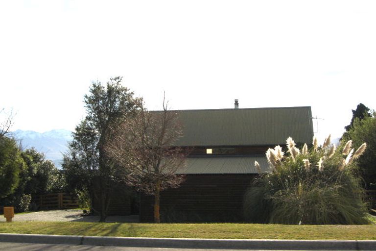 Photo of property in 24 Kennedy Crescent, Wanaka, 9305
