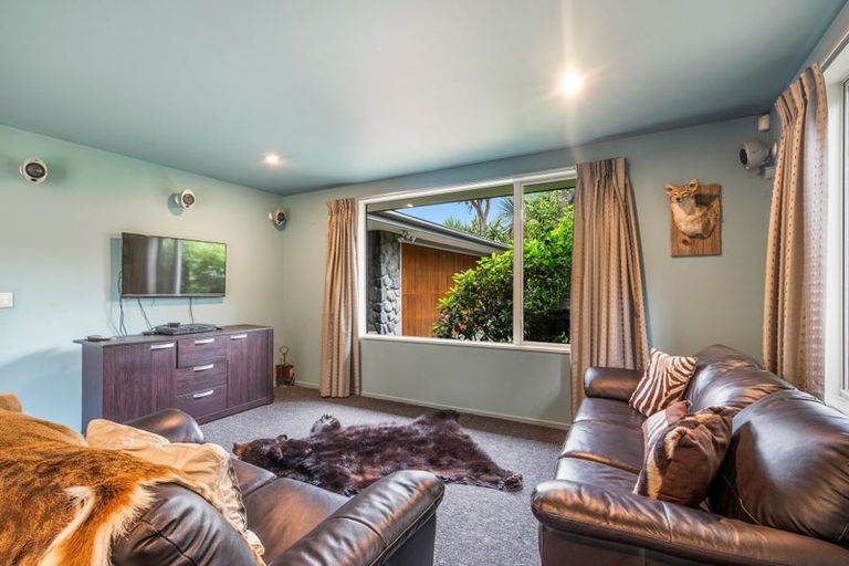 Photo of property in 1 Hart Place, Lake Coleridge, 7572