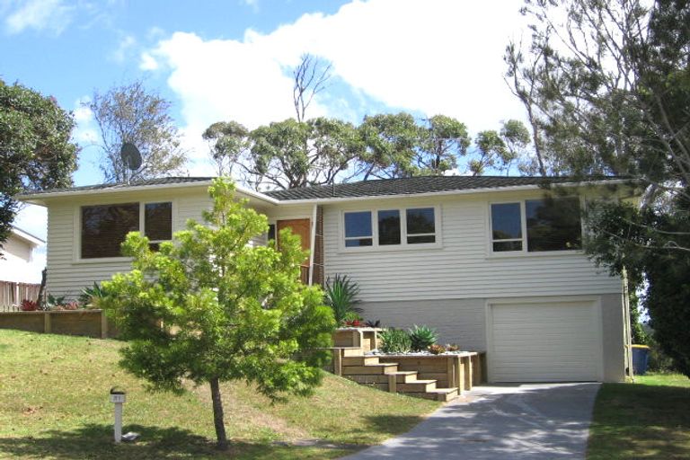 Photo of property in 21 Oruamo Place, Beach Haven, Auckland, 0626