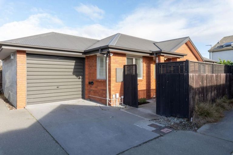 Photo of property in 17b Picton Avenue, Riccarton, Christchurch, 8011