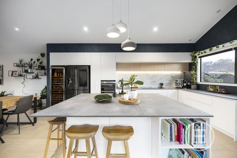 Photo of property in 3 Rabbiters Drive, Jacks Point, Queenstown, 9371