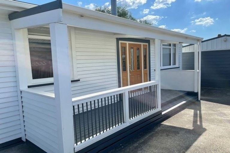 Photo of property in 307 Shakespeare Street, Leamington, Cambridge, 3432