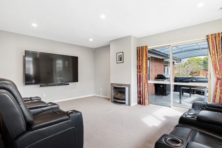 Photo of property in 21 Welsford Street, Woodend, 7610