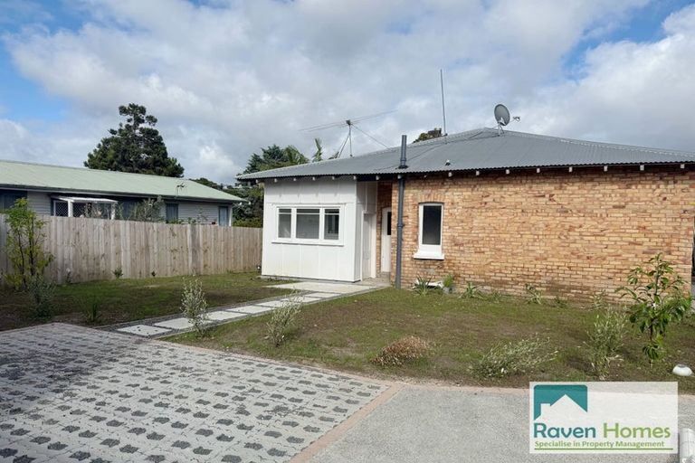 Photo of property in 12 Hutchinson Avenue, New Lynn, Auckland, 0600