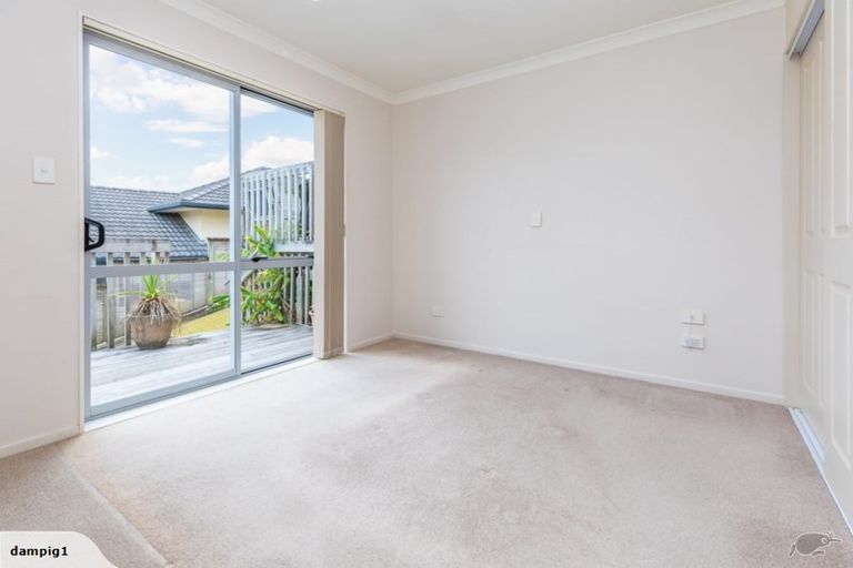 Photo of property in 25 Condor Place, Unsworth Heights, Auckland, 0632